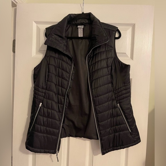 Champion Jackets & Blazers - ✨ XL ack Champion Women’s lightweight vest ✨